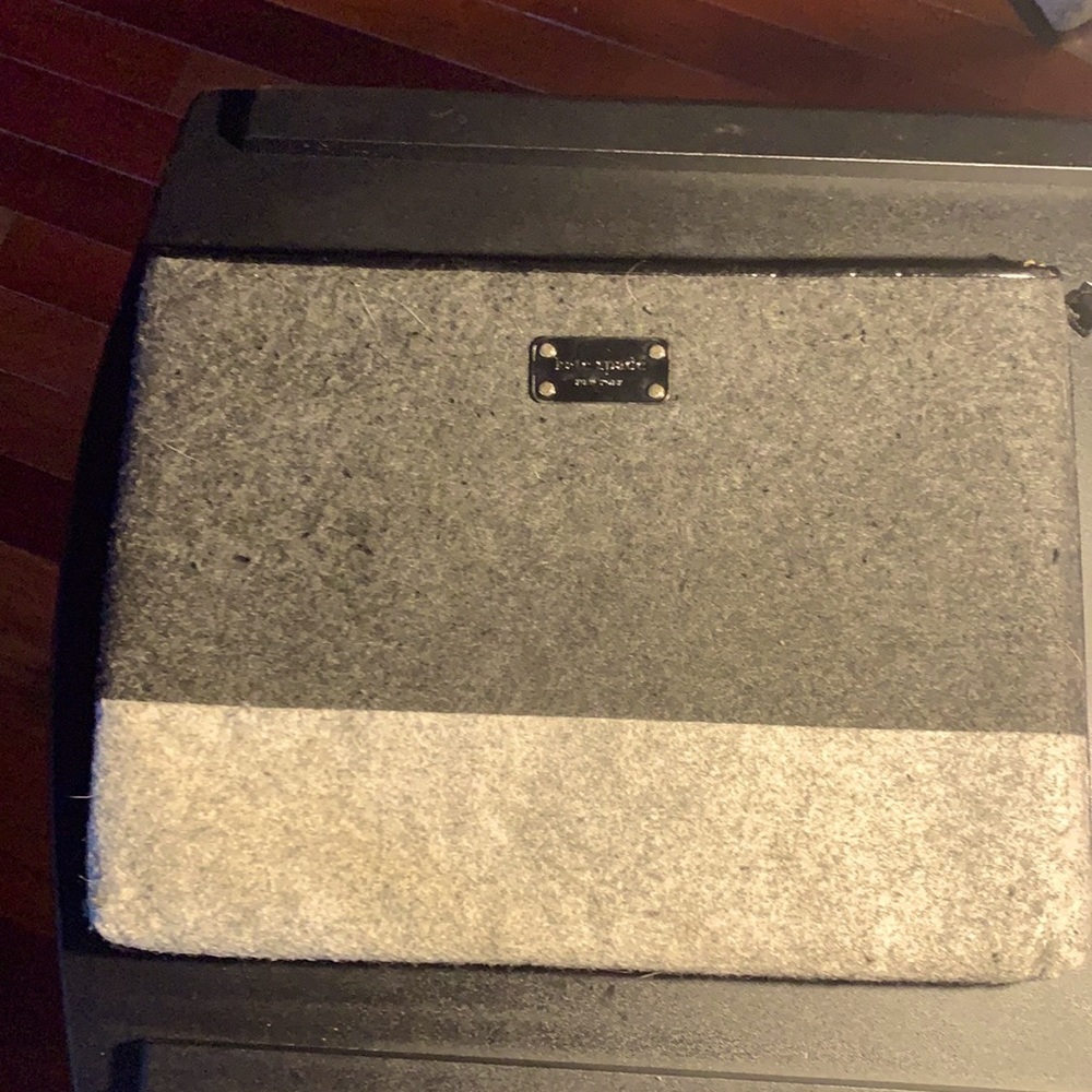 Kate Spade felt laptop bag in dk/lt grey